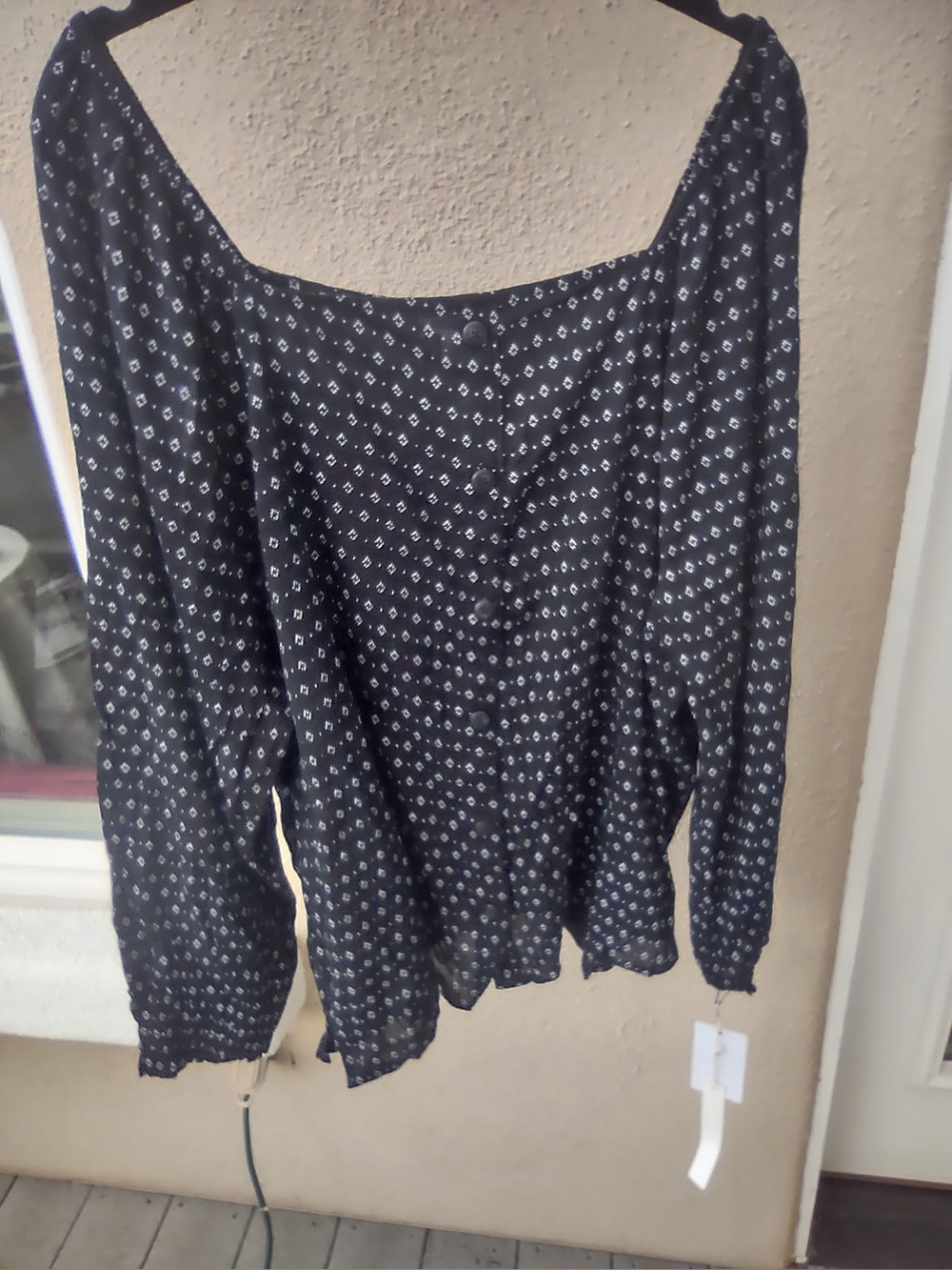 Caslon 3X faux button closure. Light weight semi sheer. NWT $59